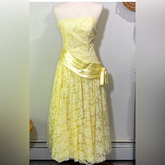 Vintage Dresses & Skirts - 80’s ZUM ZUM Vtg Yellow Lace Frilly Satin Sequins Sash Prom Gown Wedding Dress